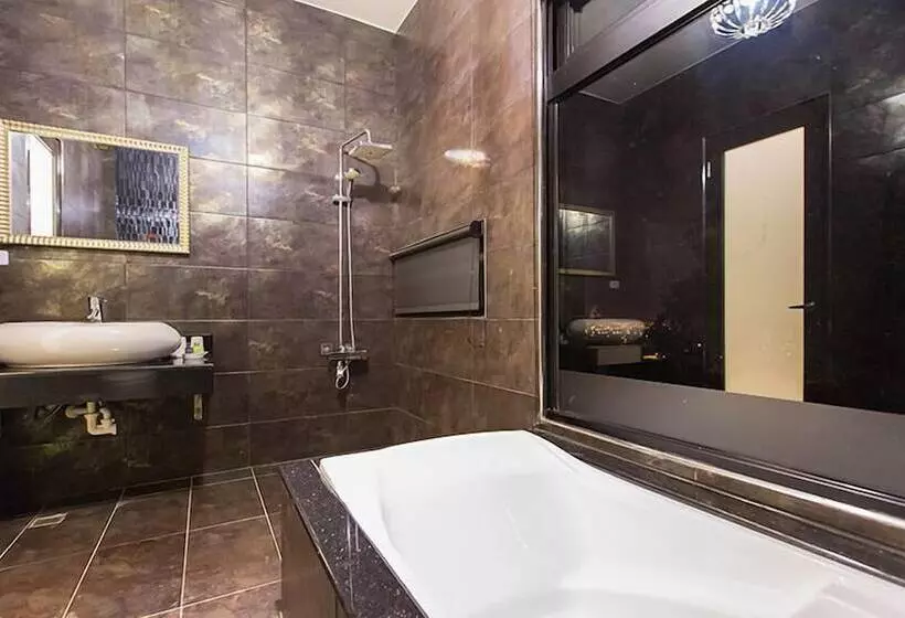 هتل Moonstone Bed And Breakfast