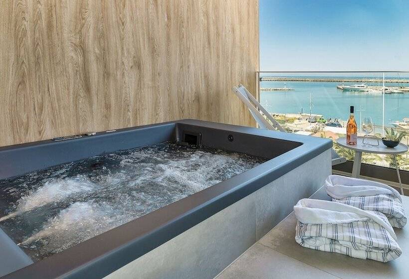 בית מלון כפרי Savus Boutique