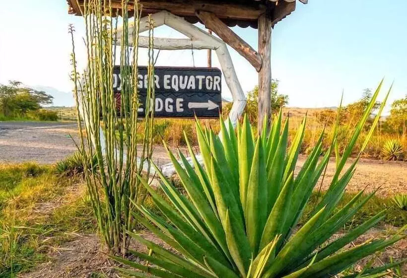 هتل Voyager Equator Lodge