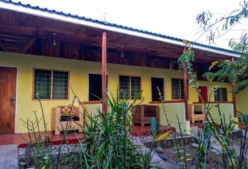 هتل Voyager Equator Lodge