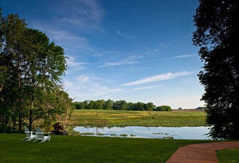 Bed and Breakfast Castle In The Country