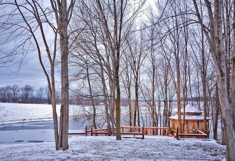 Bed and Breakfast Castle In The Country