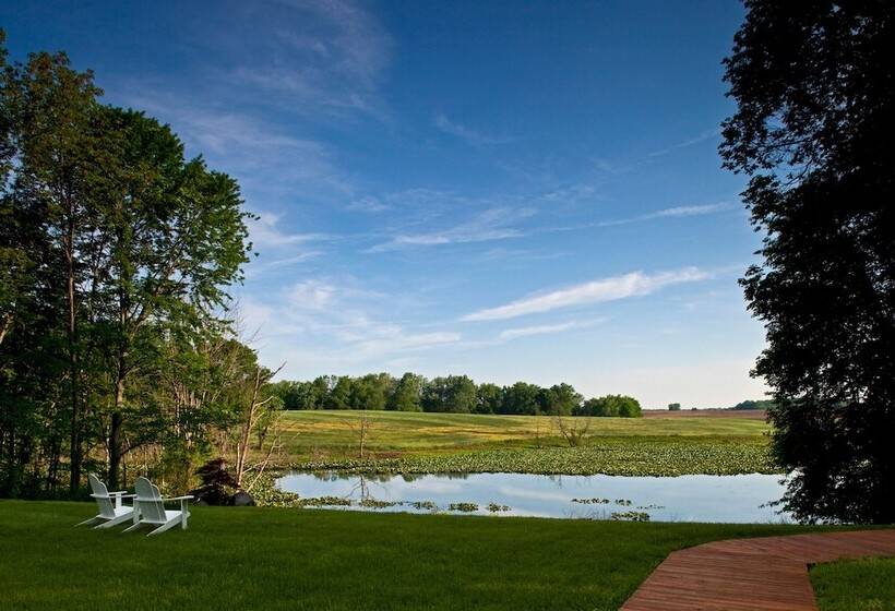 Bed and Breakfast Castle In The Country