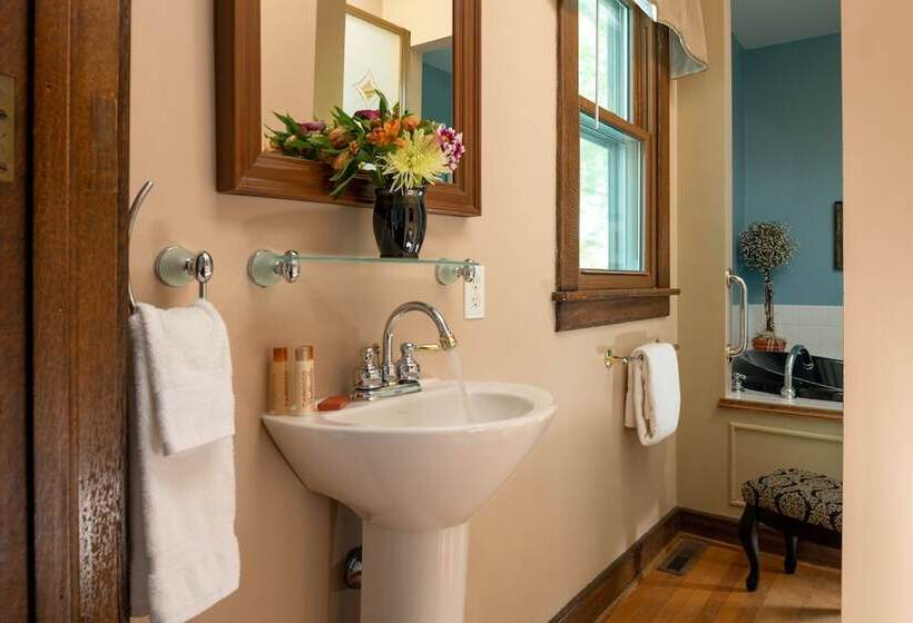 Bed and Breakfast Castle In The Country