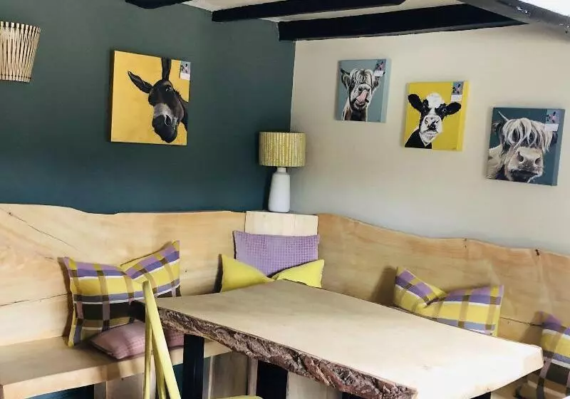 Bed and Breakfast Cottage Lodge