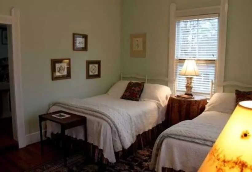 민박 Edgeworth Inn