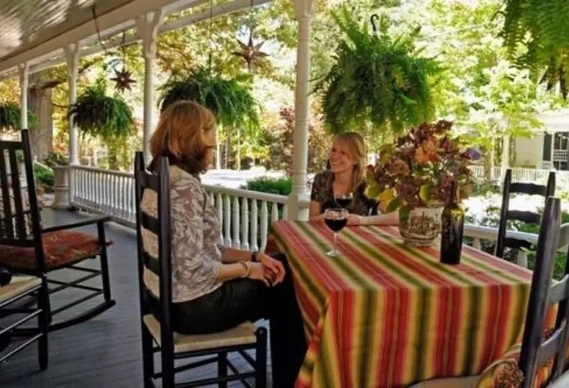 민박 Edgeworth Inn