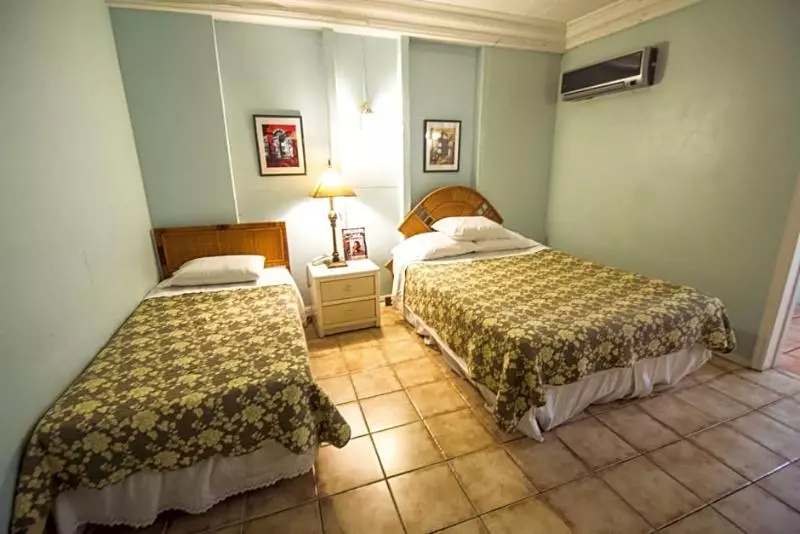 تختخواب و صبحانه Galleon House