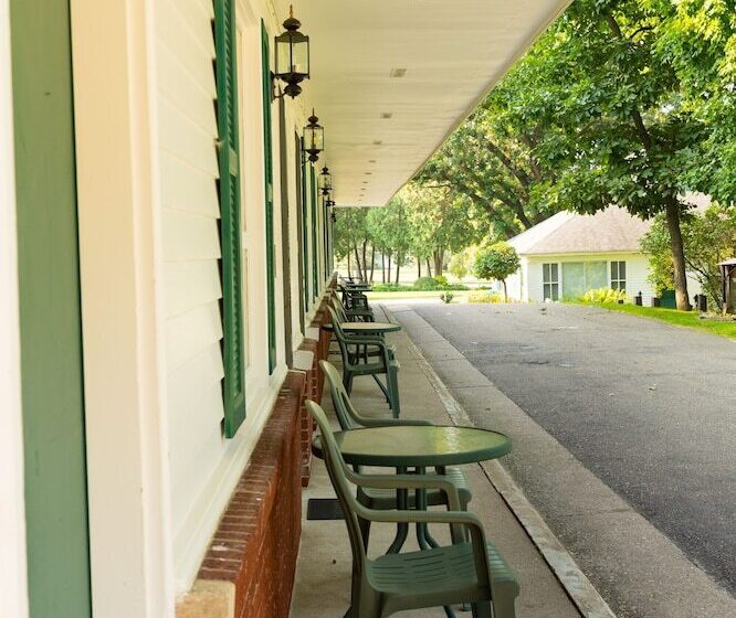 مبيت وإفطار Oak Park Inn