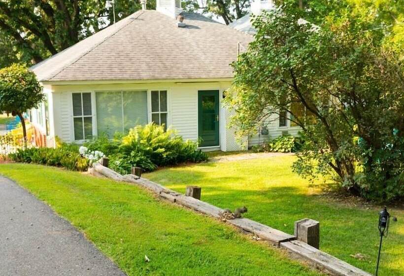 مبيت وإفطار Oak Park Inn