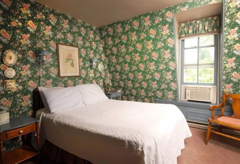 Bed and Breakfast The Robert Morris Inn