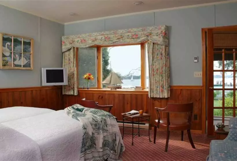 Bed and Breakfast The Robert Morris Inn