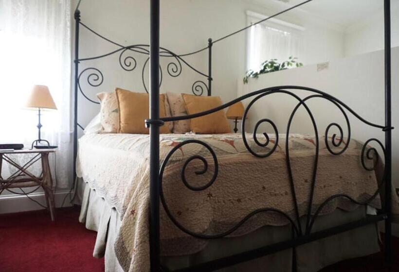 Bed and Breakfast The Currier Inn