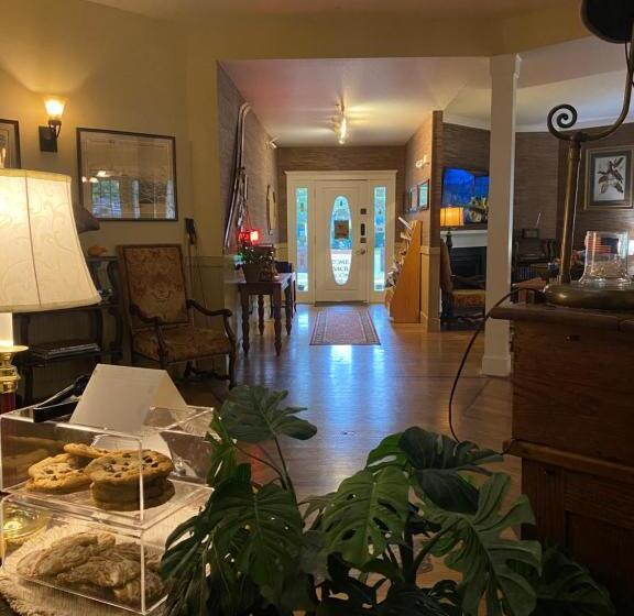 Bed and Breakfast The Currier Inn