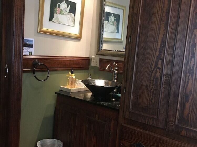 Fleetwood House Bed And Breakfast