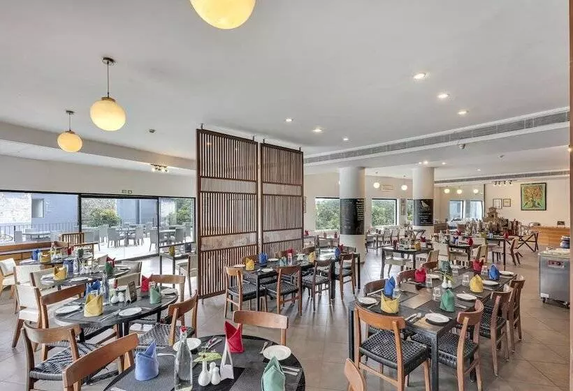 ホテル Club Mahindra Corbett