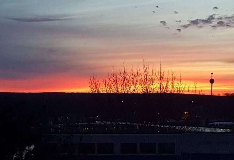 בית מלון כפרי Hawk's Nest Lodge