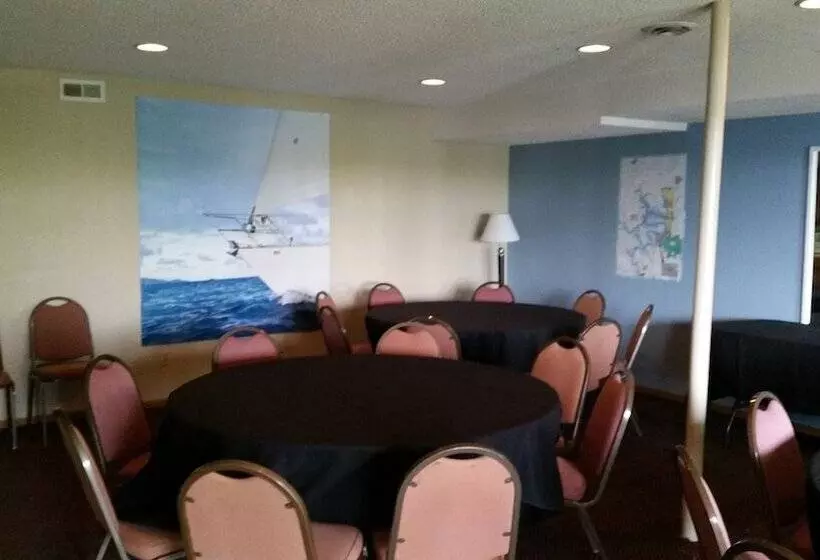 Hotel Hawk's Nest Lodge