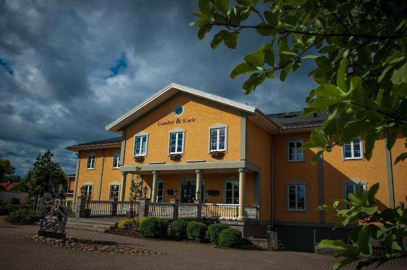 בית מלון כפרי Lumber & Karle