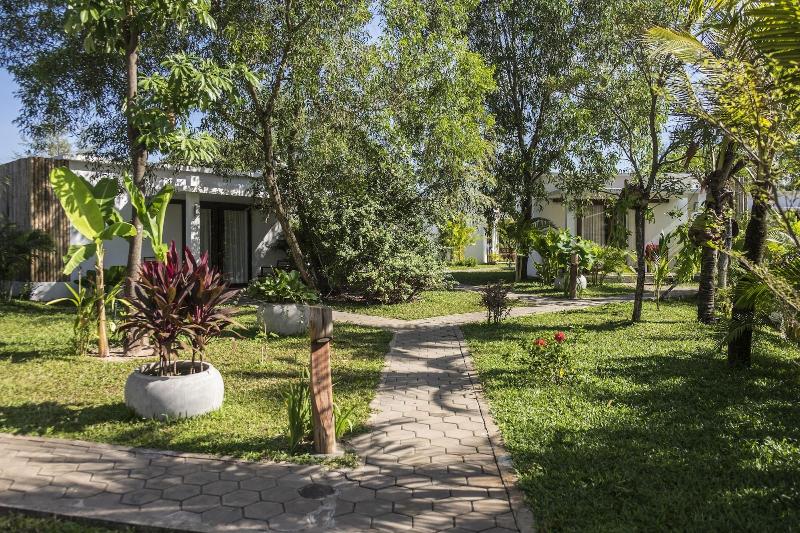 בית מלון כפרי Sahaa Beach Resort