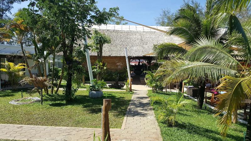 בית מלון כפרי Sahaa Beach Resort