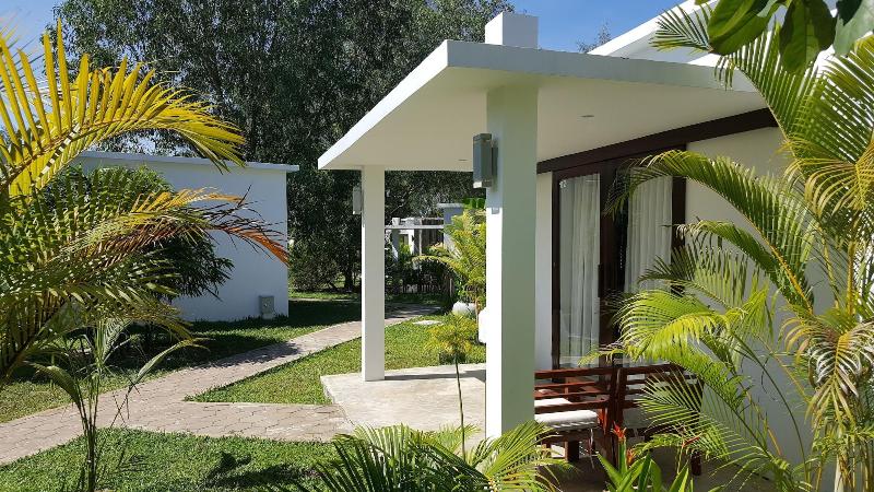 בית מלון כפרי Sahaa Beach Resort