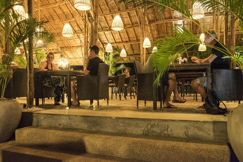 בית מלון כפרי Sahaa Beach Resort