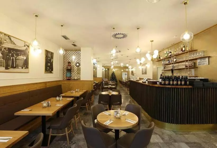 هتل U Stare Pani  At The Old Lady