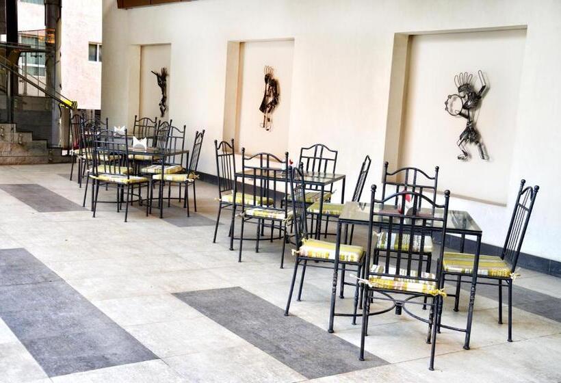 Hotelli The Zehneria By Sarovar Portico India