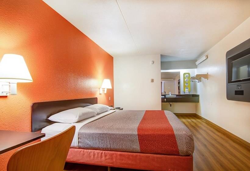 Motel 6springfield, Mo  North