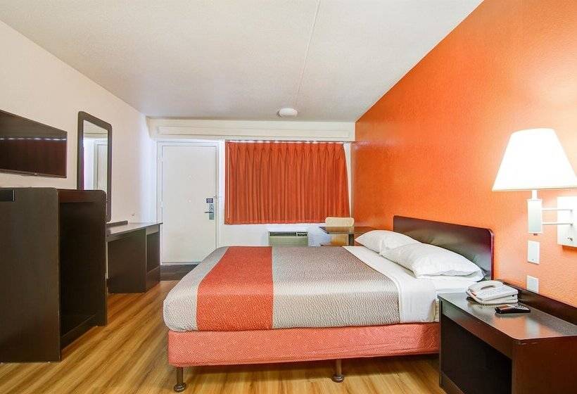 Motel 6springfield, Mo  North