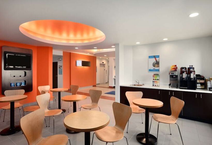 Motel 6swift Current, Sk