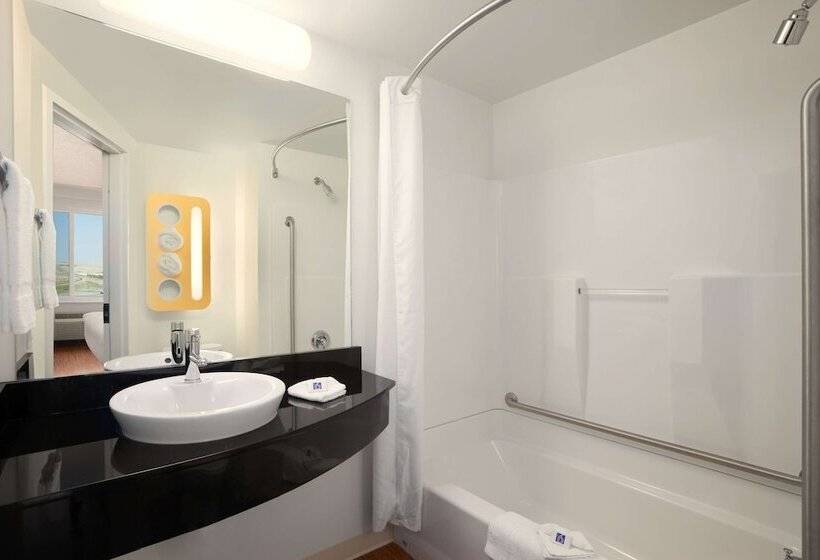 Motel 6swift Current, Sk