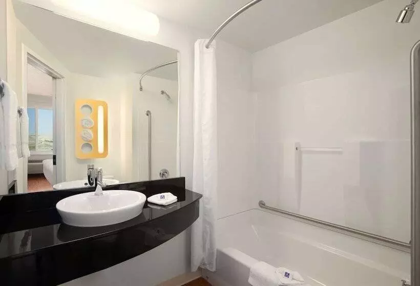 Motel 6swift Current, Sk