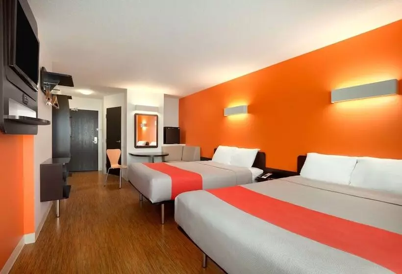 Motel 6swift Current, Sk