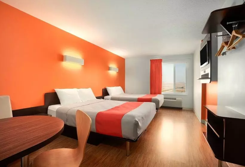 Motel 6swift Current, Sk