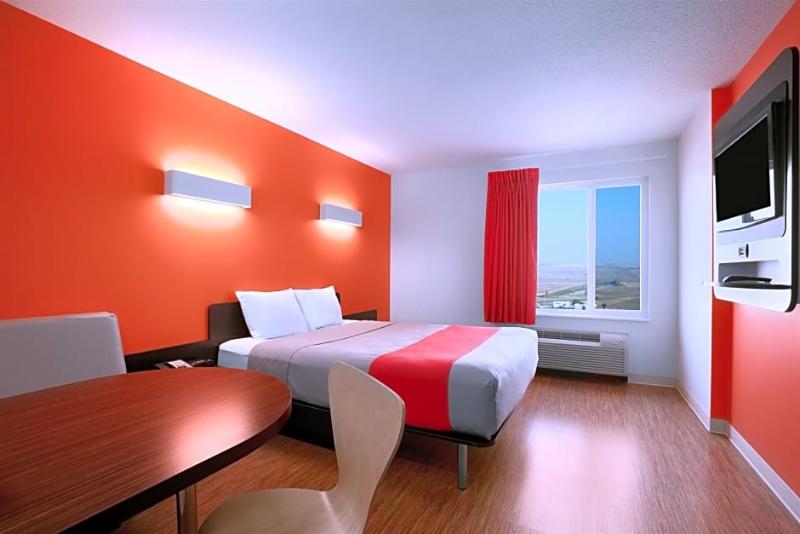 Motel 6swift Current, Sk