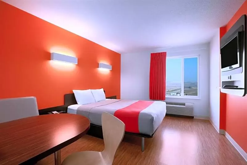 Motel 6swift Current, Sk