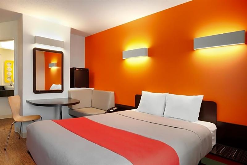 Motel 6swift Current, Sk