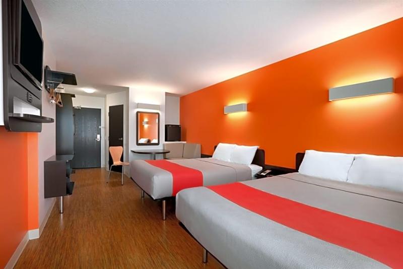 Motel 6swift Current, Sk