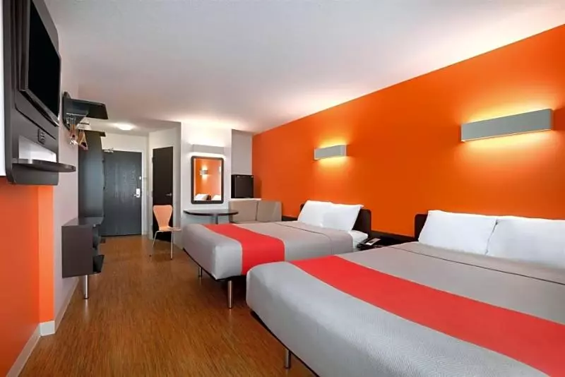 Motel 6swift Current, Sk