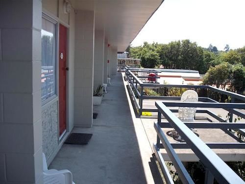 Мотель Midtown Motor Inn