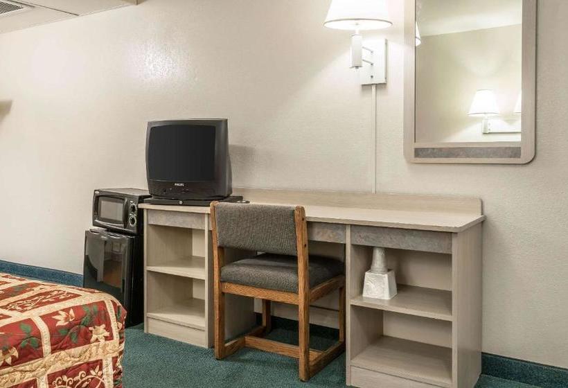 فندق على الطريق Rodeway Inn