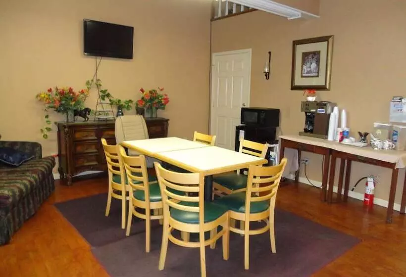 Мотель Royal Inn And Suites