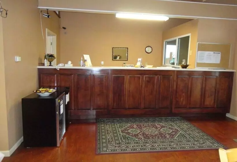 Мотель Royal Inn And Suites