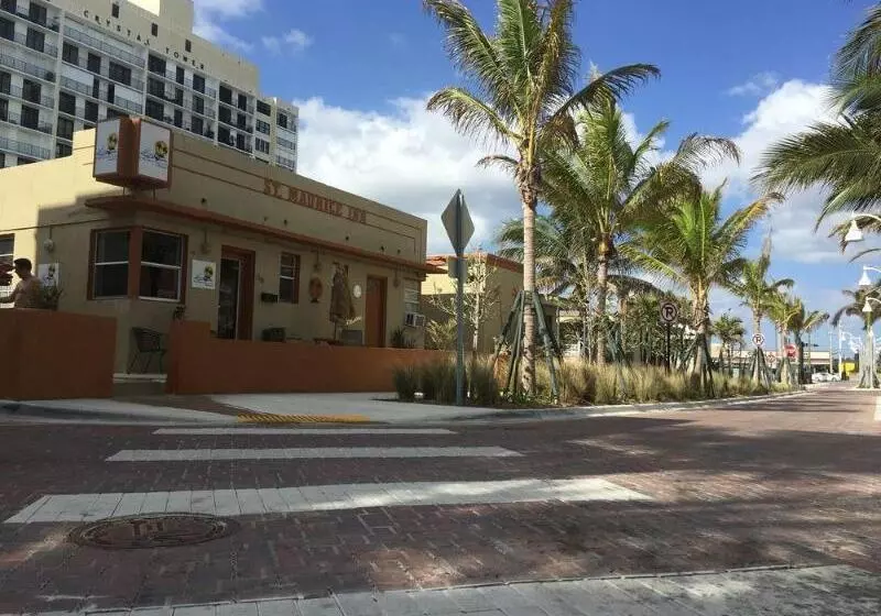 Motel St Maurice Beach Inn