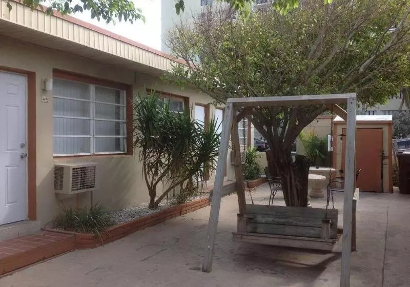 Motel St Maurice Beach Inn