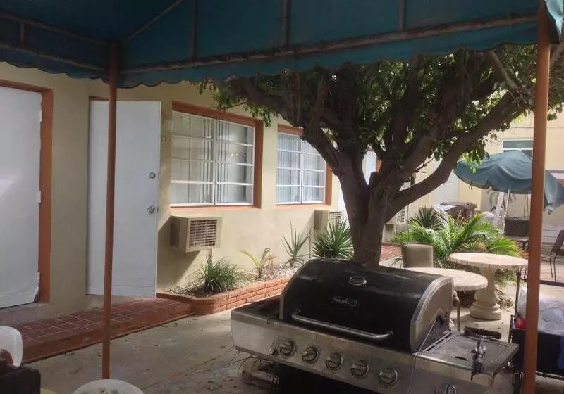 Motel St Maurice Beach Inn