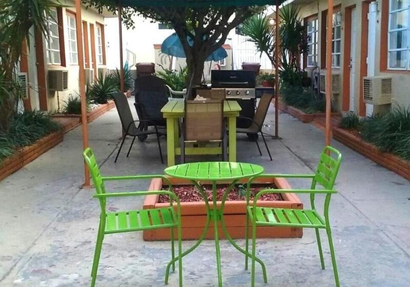 모텔 St Maurice Beach Inn