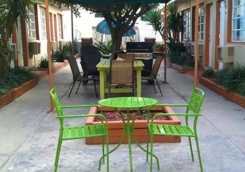 Motel St Maurice Beach Inn